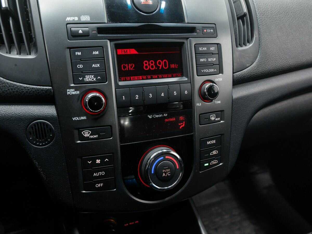 Kia Cerato б/у, 2012, Механическая. Фото: #17