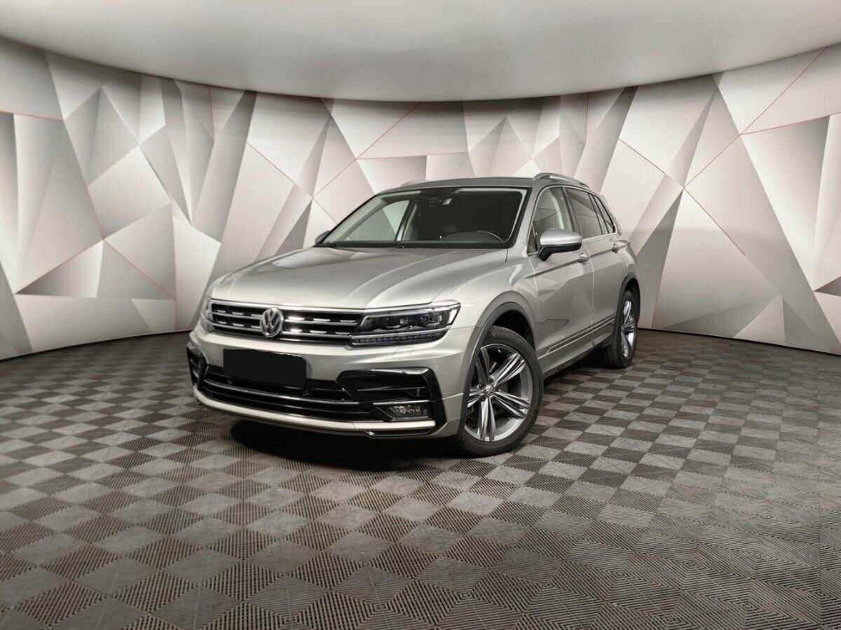Volkswagen Tiguan б/у, 2018, Роботизированная. Посмотреть фото