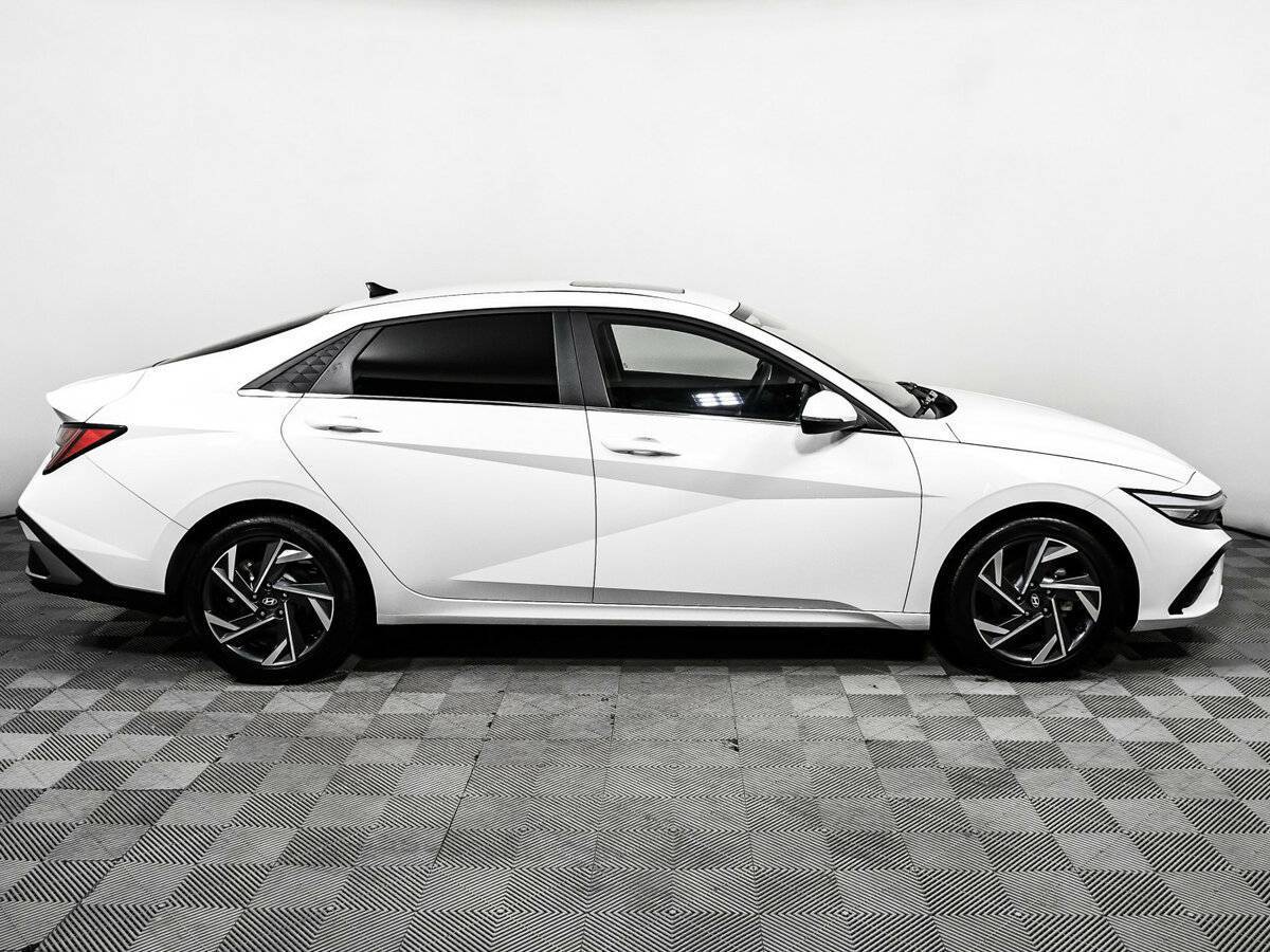 Hyundai Elantra б/у, 2023, Вариатор. Фото: #3