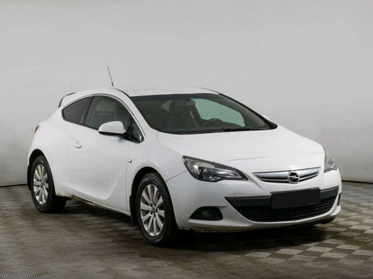 Opel Astra б/у, 2012, Механическая. Фото: #2