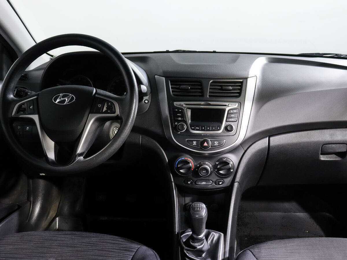 Hyundai Solaris б/у, 2016, Механическая. Фото: #11