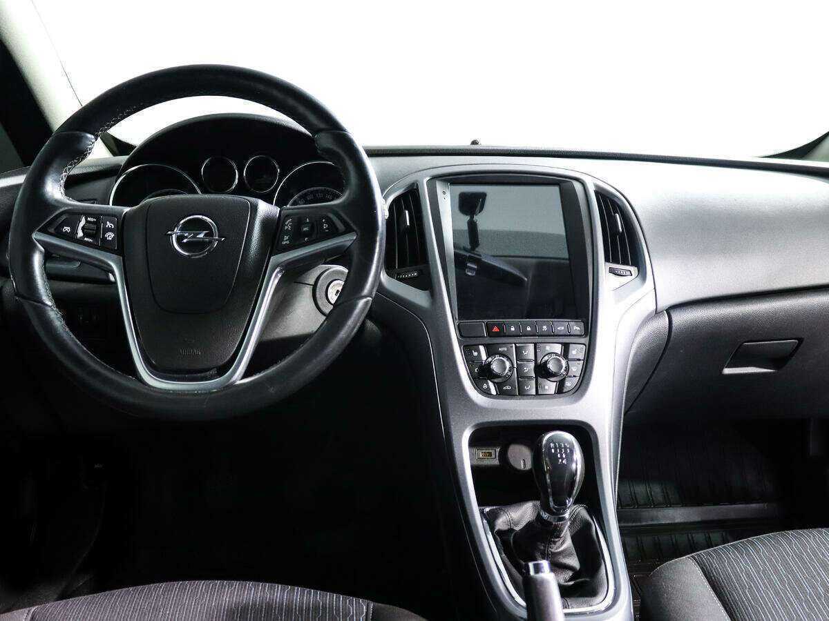Opel Astra б/у, 2013, Механическая. Фото: #11