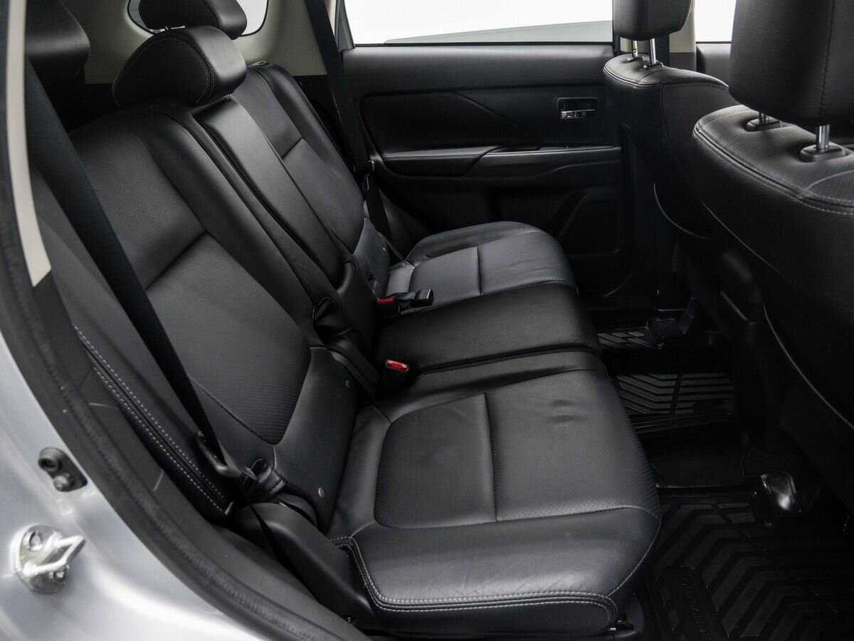 Mitsubishi Outlander б/у, 2018, Автоматическая. Фото: #9