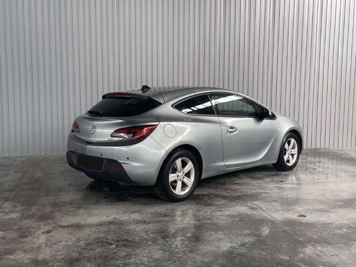 Opel Astra б/у, 2012, Механическая. Фото: #4