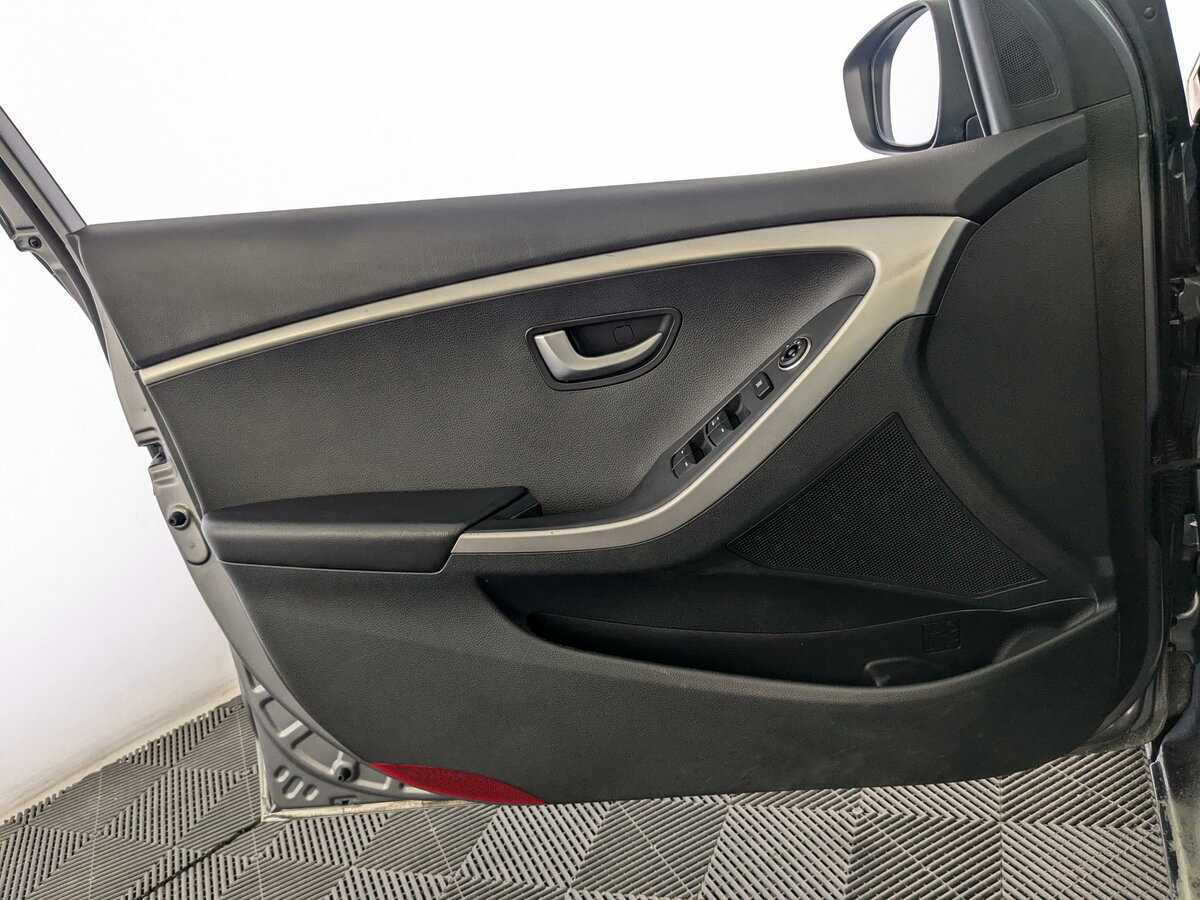 Hyundai i30 б/у, 2014, Автоматическая. Фото: #12