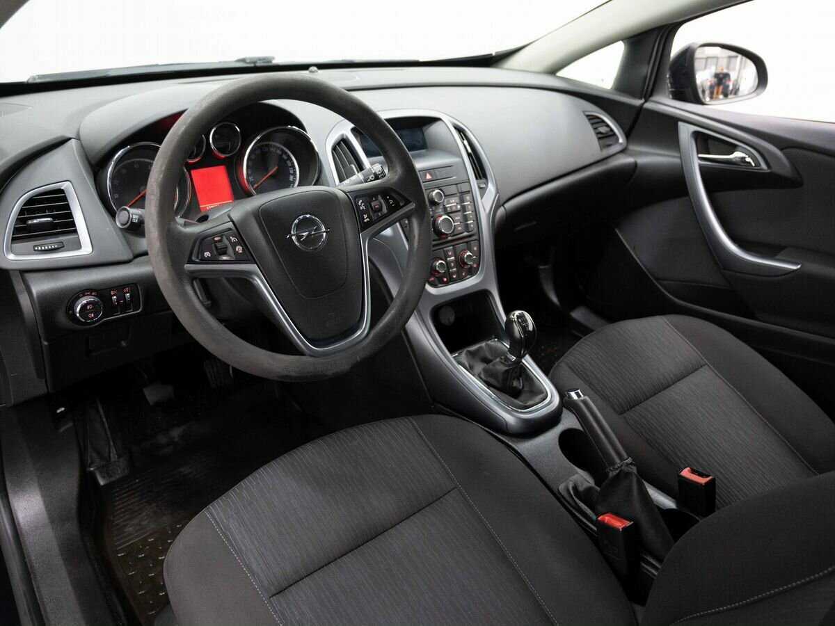 Opel Astra б/у, 2013, Механическая. Фото: #6