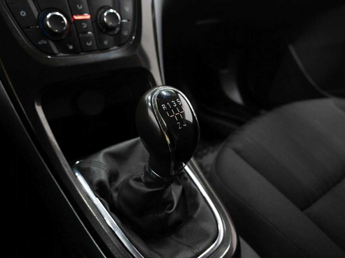 Opel Astra б/у, 2013, Механическая. Фото: #19