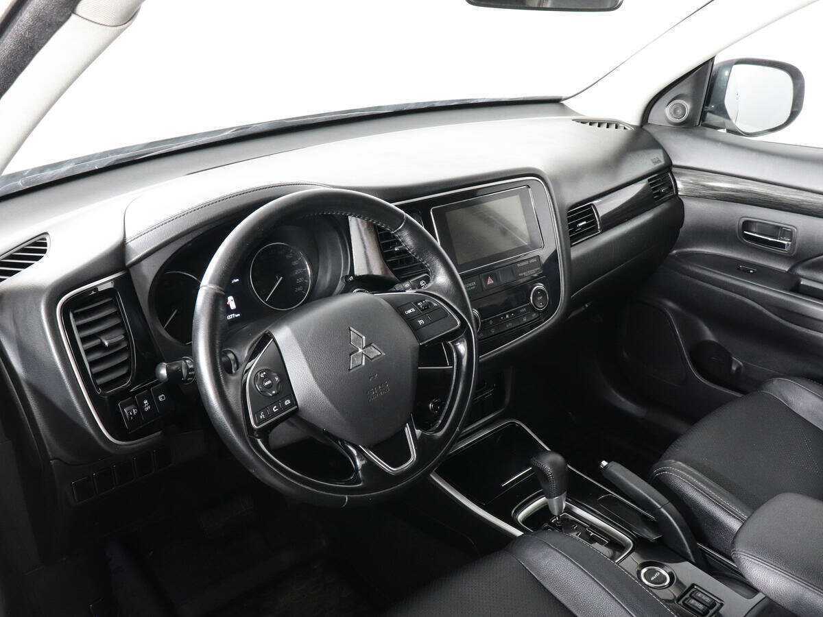 Mitsubishi Outlander б/у, 2017, Вариатор. Фото: #8