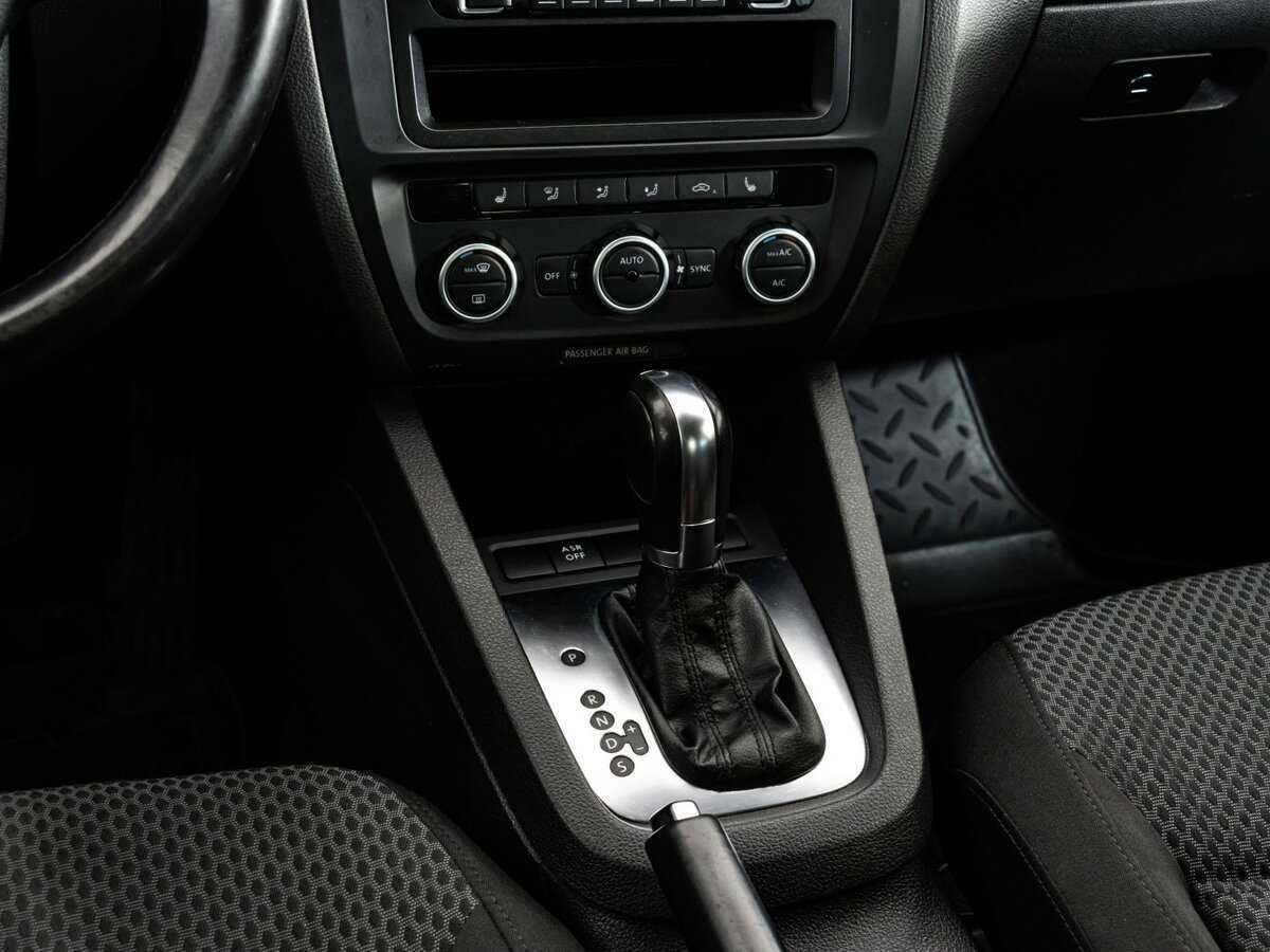 Volkswagen Jetta б/у, 2012, Автоматическая. Фото: #11