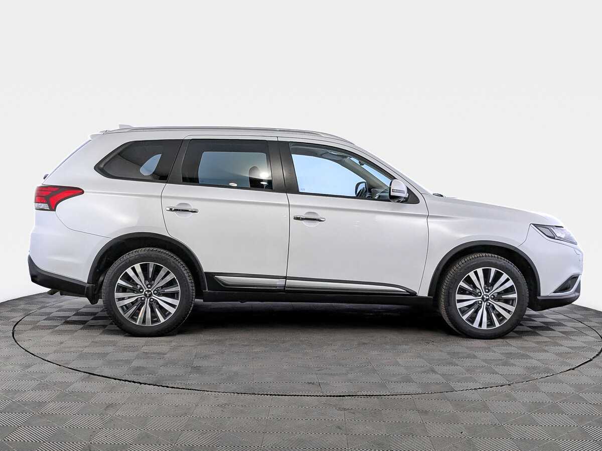 Mitsubishi Outlander б/у, 2021, Вариатор. Фото: #3