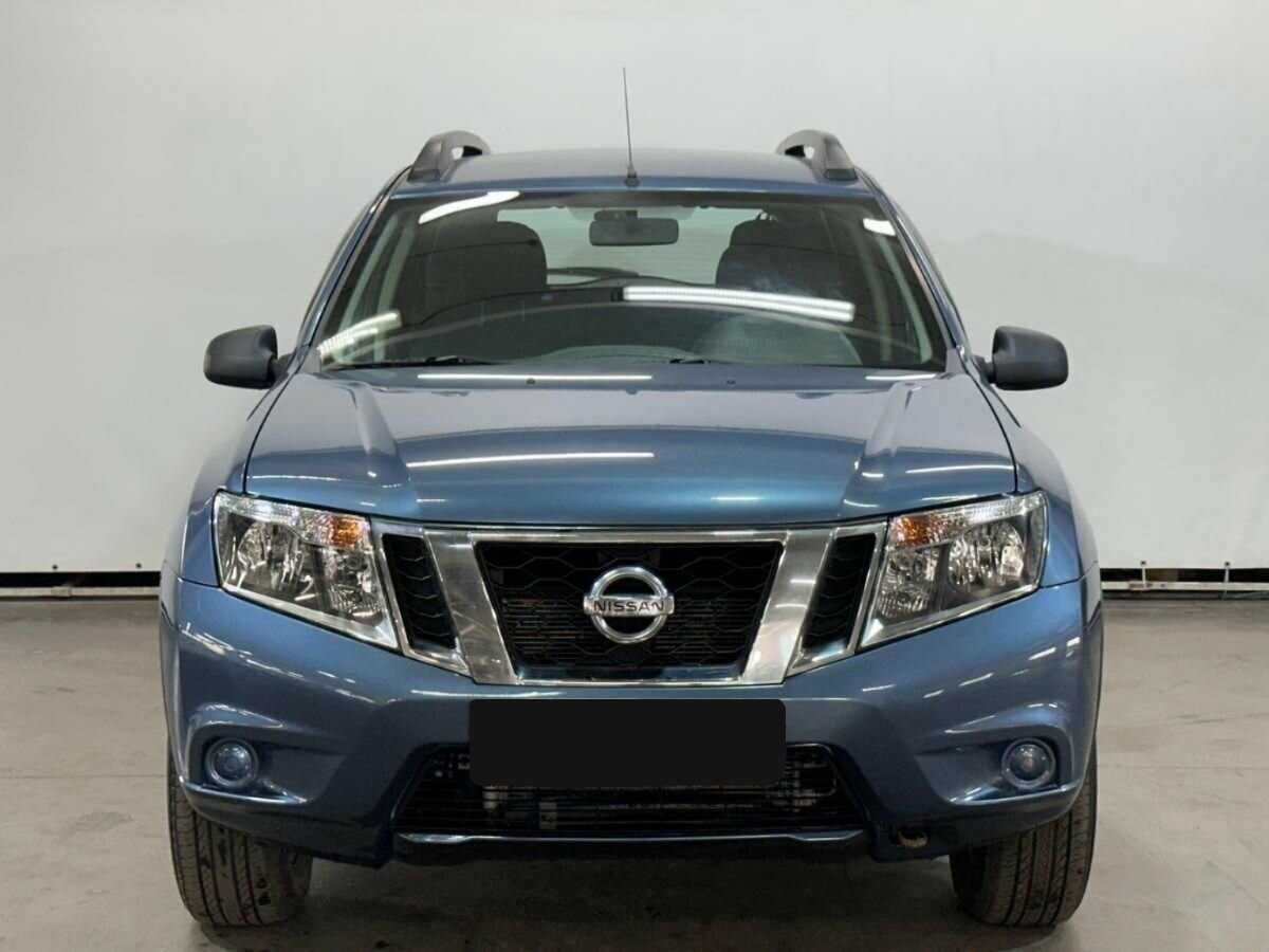 Nissan Terrano б/у, 2014, Механическая. Фото: #1