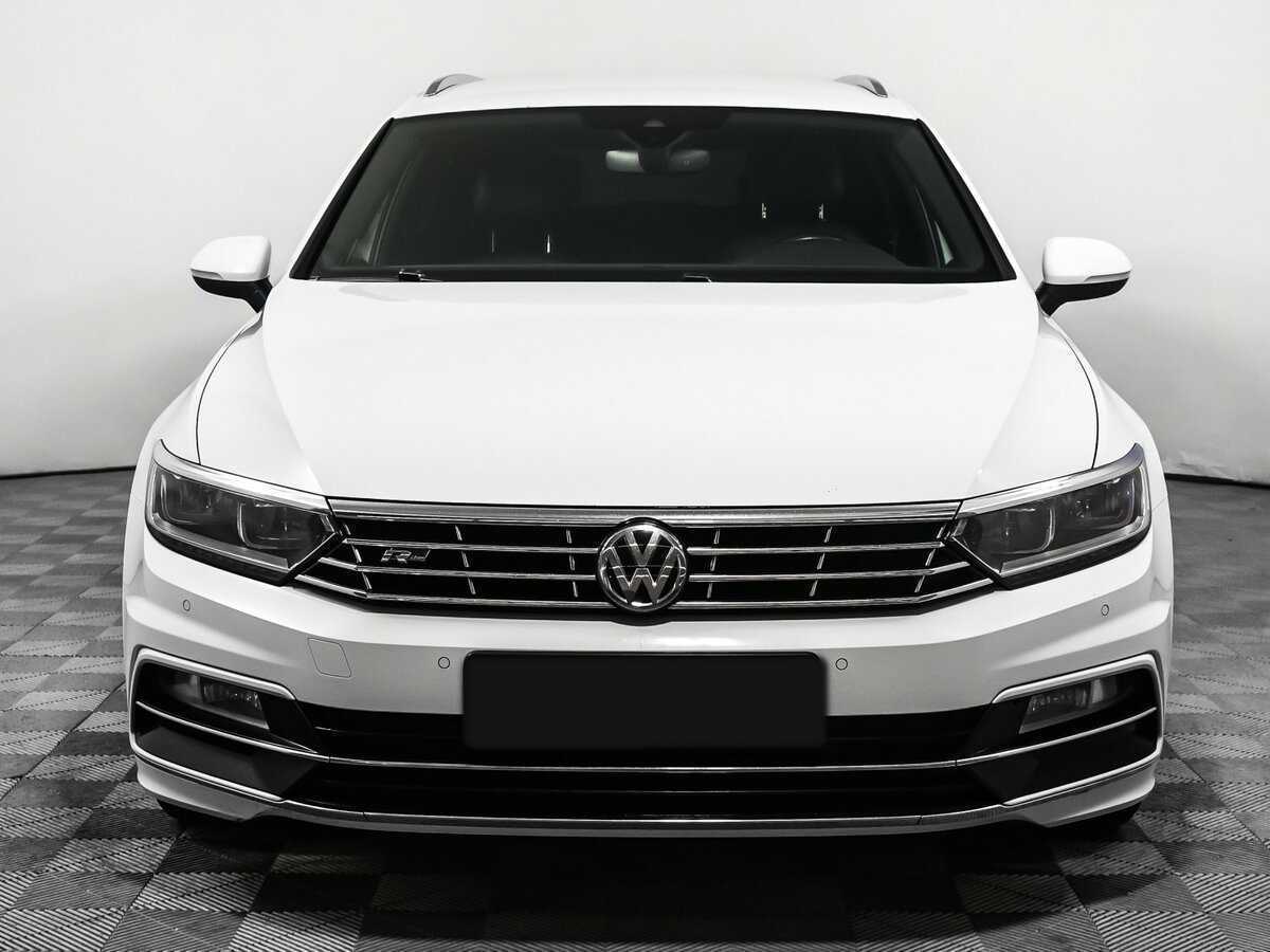 Volkswagen Passat б/у, 2019, Роботизированная. Фото: #1