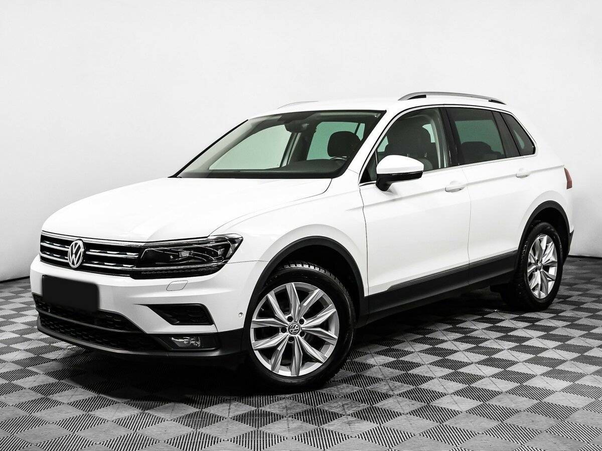 Volkswagen Tiguan б/у, 2018, Роботизированная. Посмотреть фото