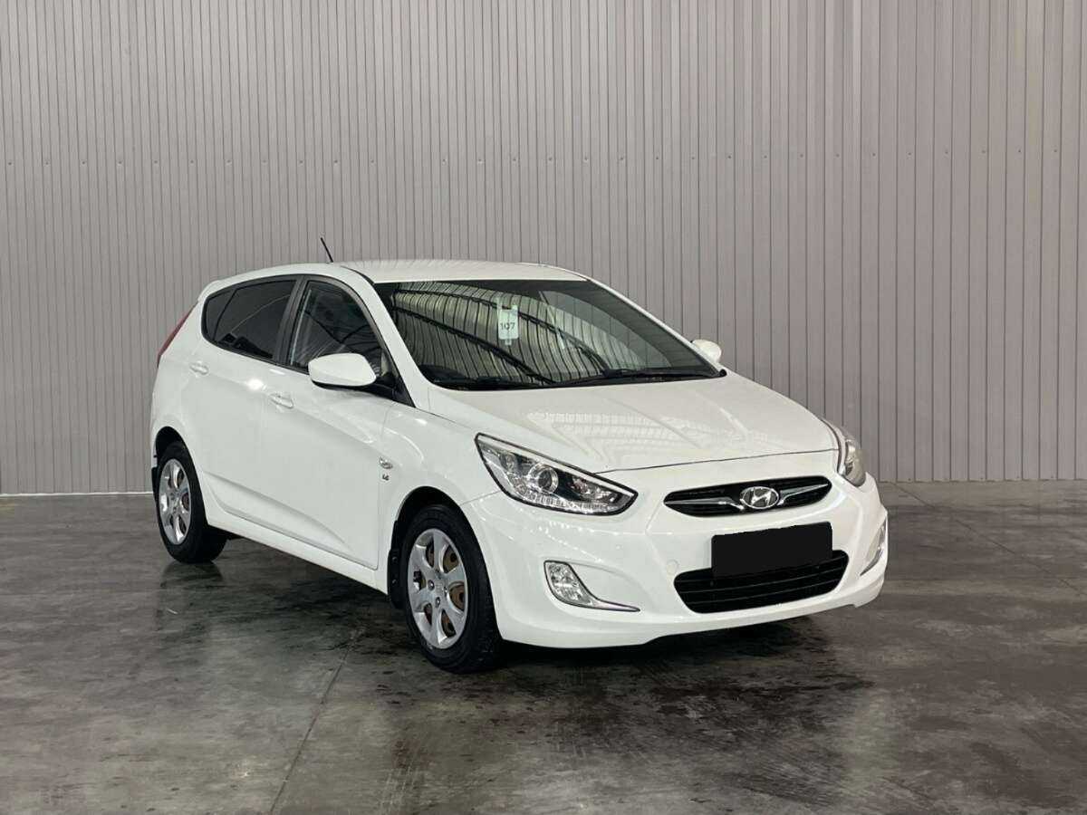 Hyundai Solaris б/у, 2014, Механическая. Фото: #2