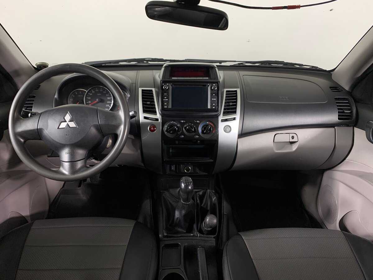 Mitsubishi Pajero Sport б/у, 2014, Механическая. Фото: #12