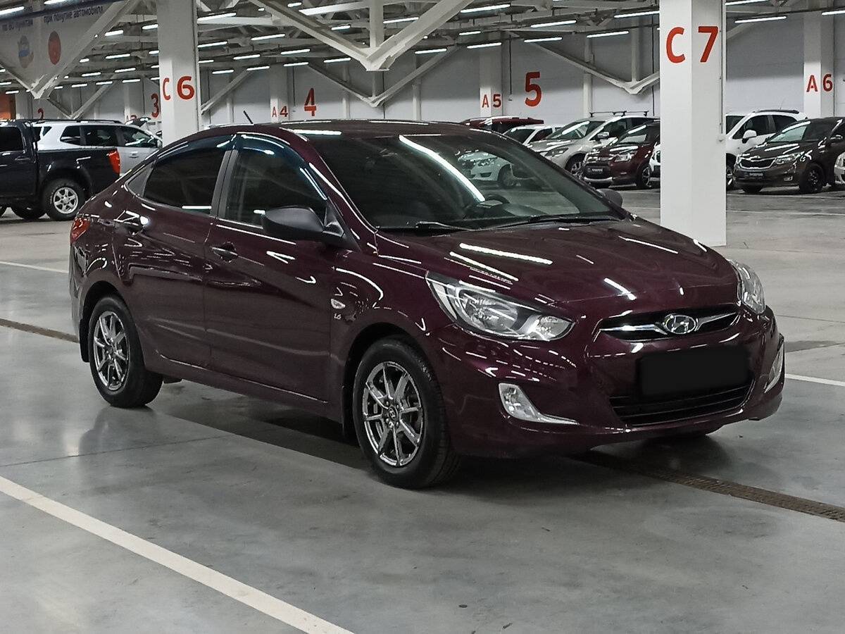 Hyundai Solaris б/у, 2013, Механическая. Фото: #2