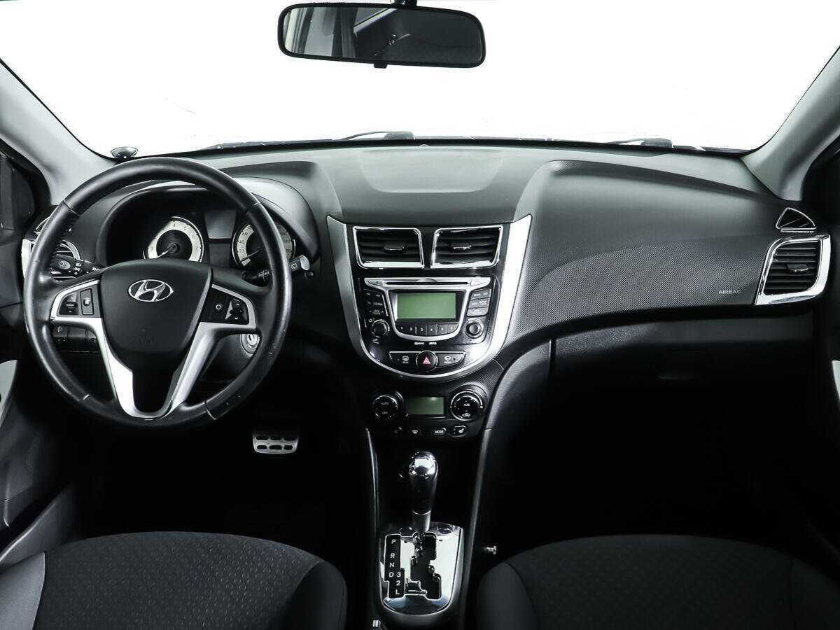 Hyundai Solaris б/у, 2012, Автоматическая. Фото: #9