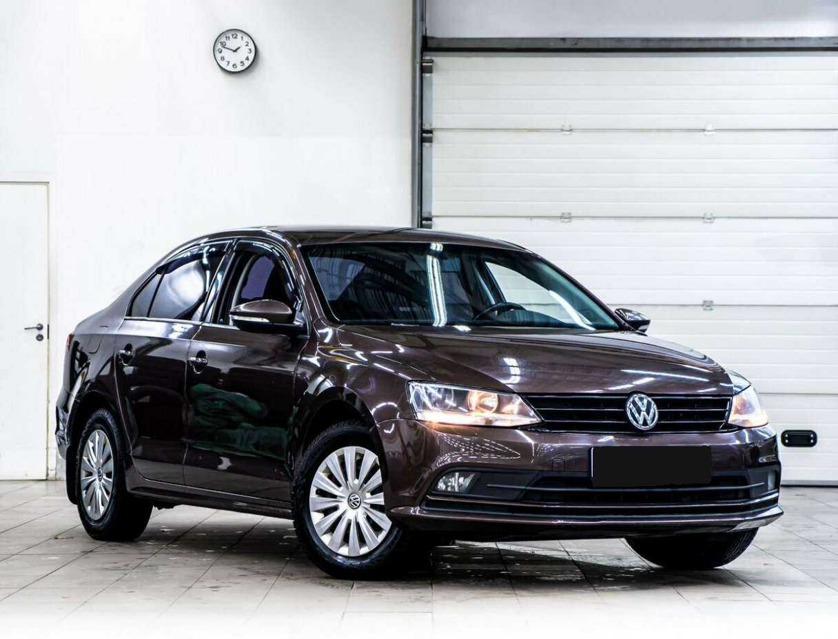Volkswagen Jetta б/у, 2016, Механическая. Фото: #1