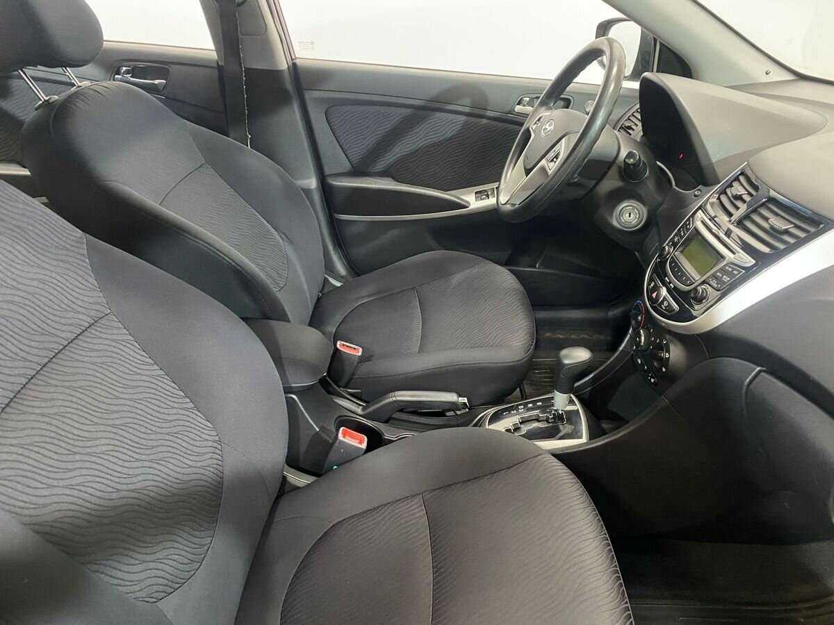 Hyundai Solaris б/у, 2012, Автоматическая. Фото: #9