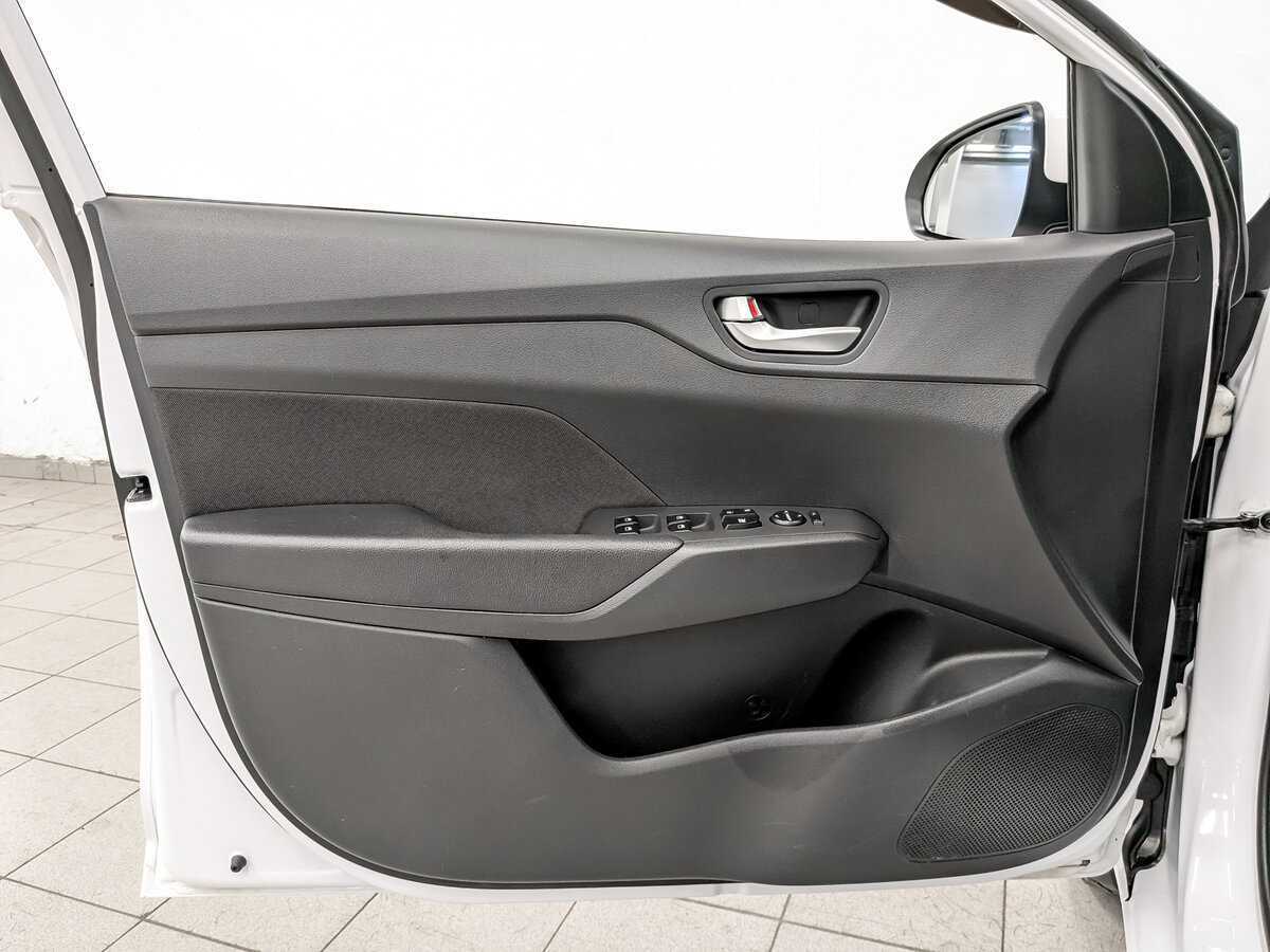 Hyundai Solaris б/у, 2021, Автоматическая. Фото: #18