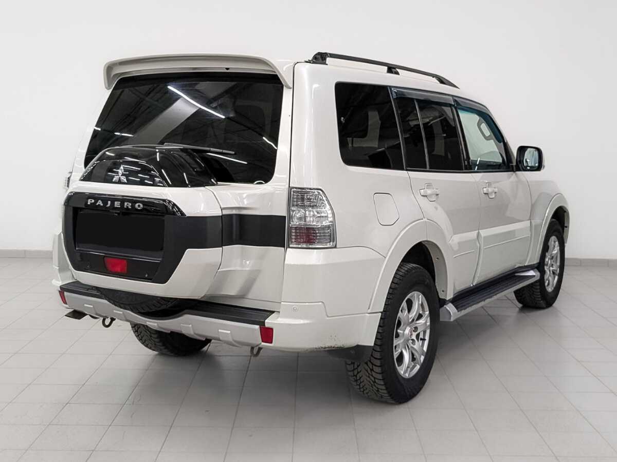 Mitsubishi Pajero б/у, 2015, Автоматическая. Фото: #4