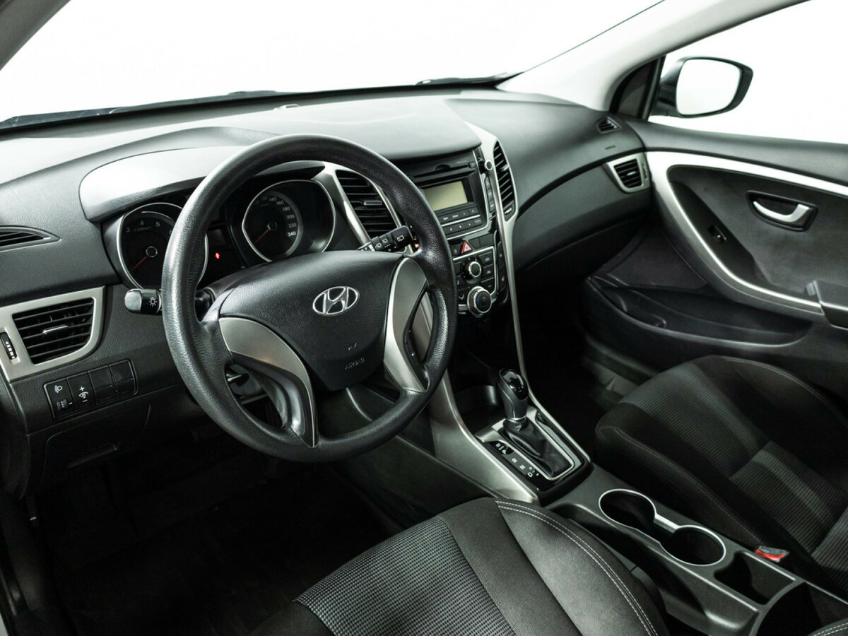 Hyundai i30 б/у, 2015, Автоматическая. Фото: #10