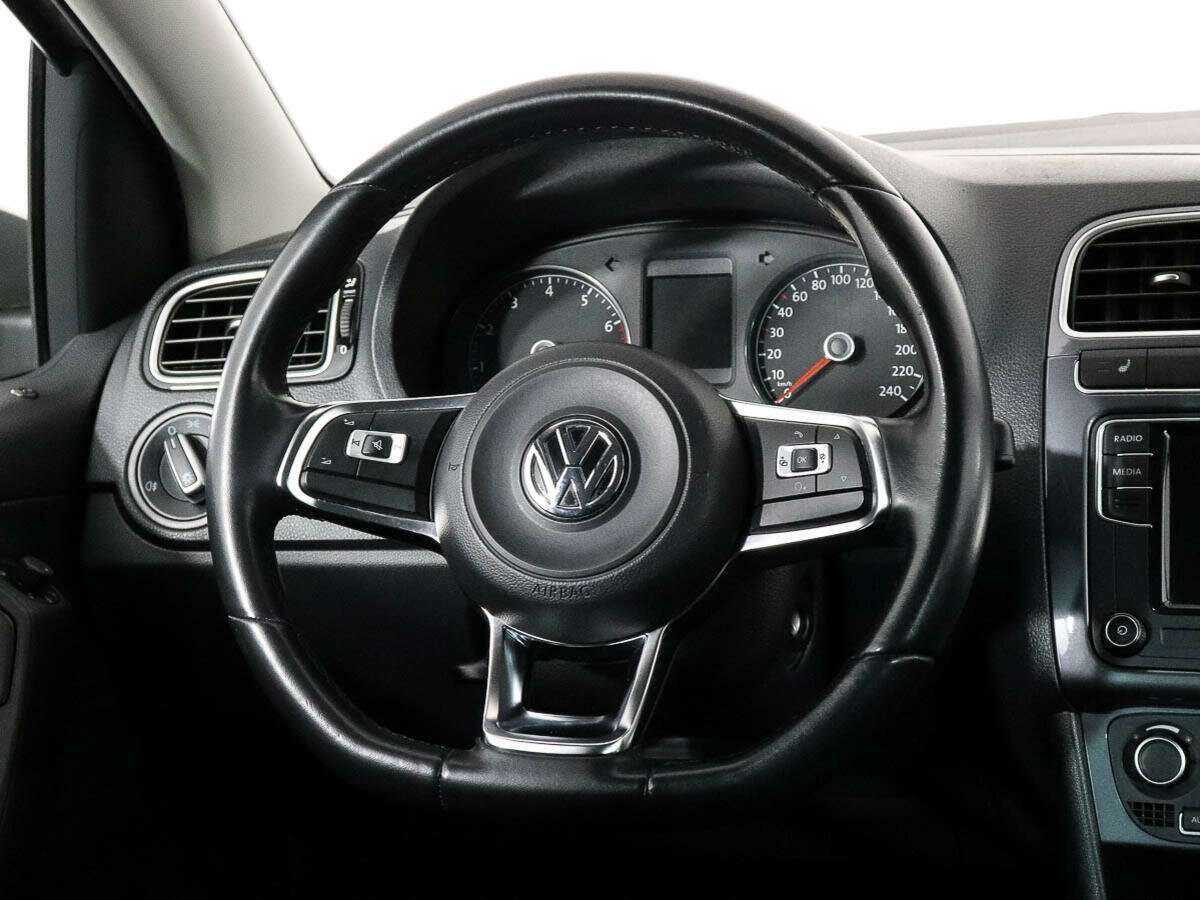 Volkswagen Polo б/у, 2020, Механическая. Фото: #11