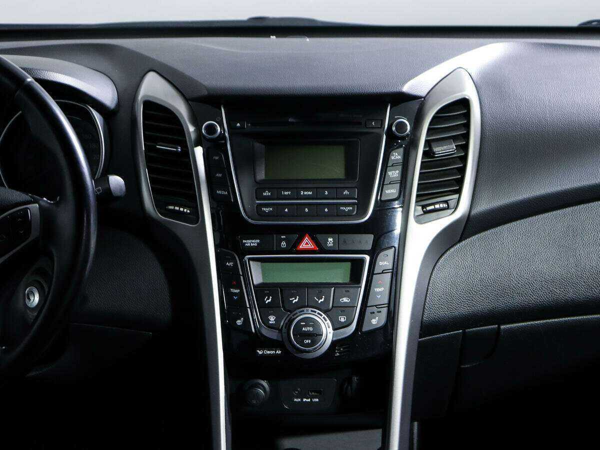 Hyundai i30 б/у, 2013, Автоматическая. Фото: #10