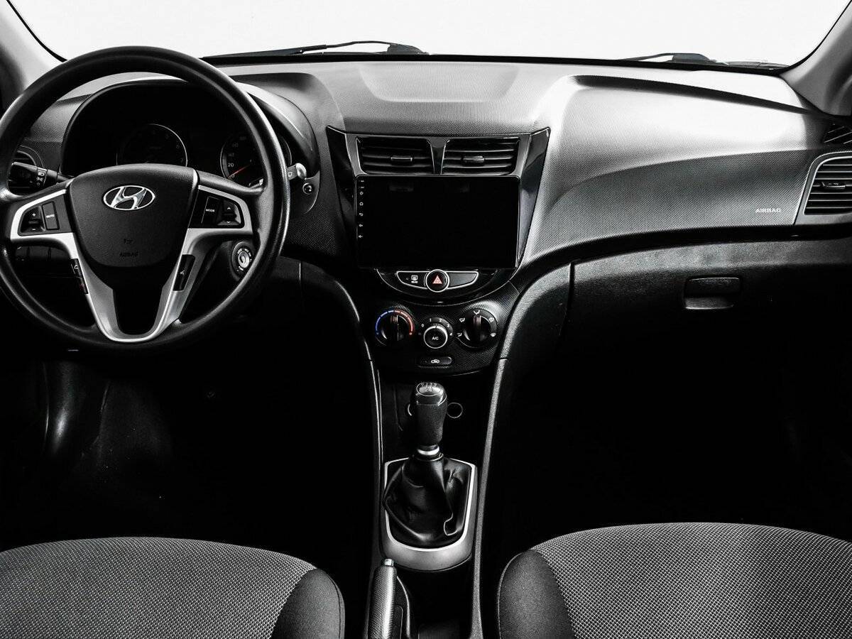 Hyundai Solaris б/у, 2012, Механическая. Фото: #10