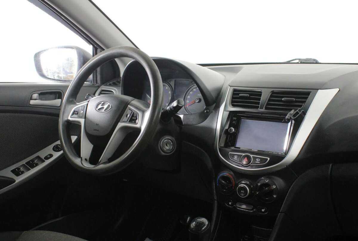 Hyundai Solaris б/у, 2013, Механическая. Фото: #8