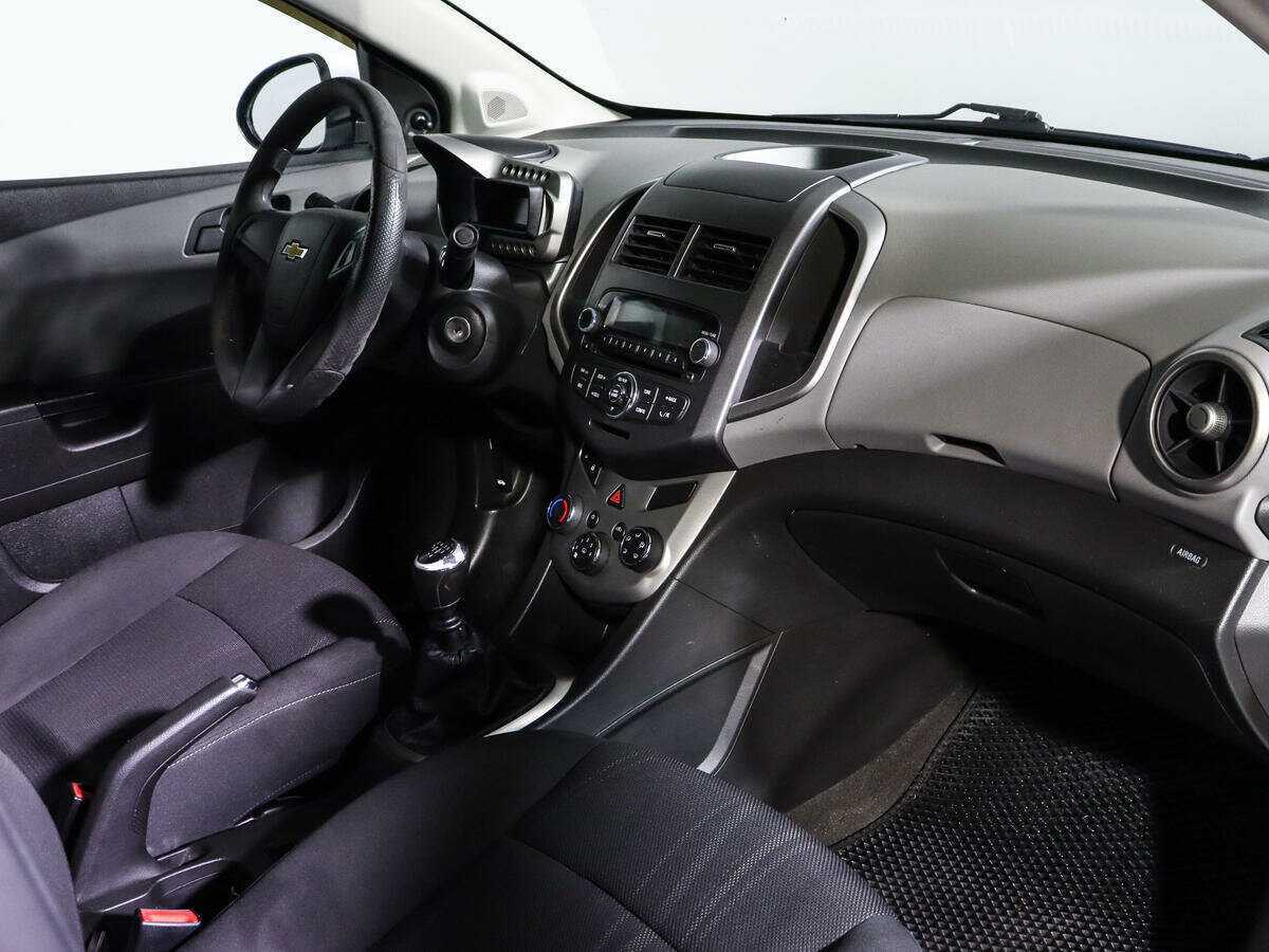 Chevrolet Aveo б/у, 2012, Механическая. Фото: #6