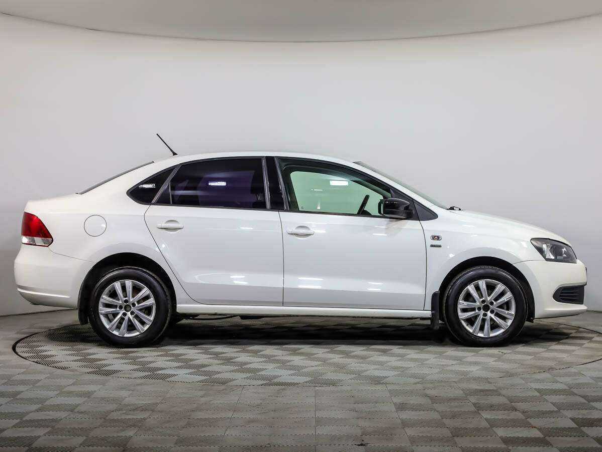 Volkswagen Polo б/у, 2013, Автоматическая. Фото: #2