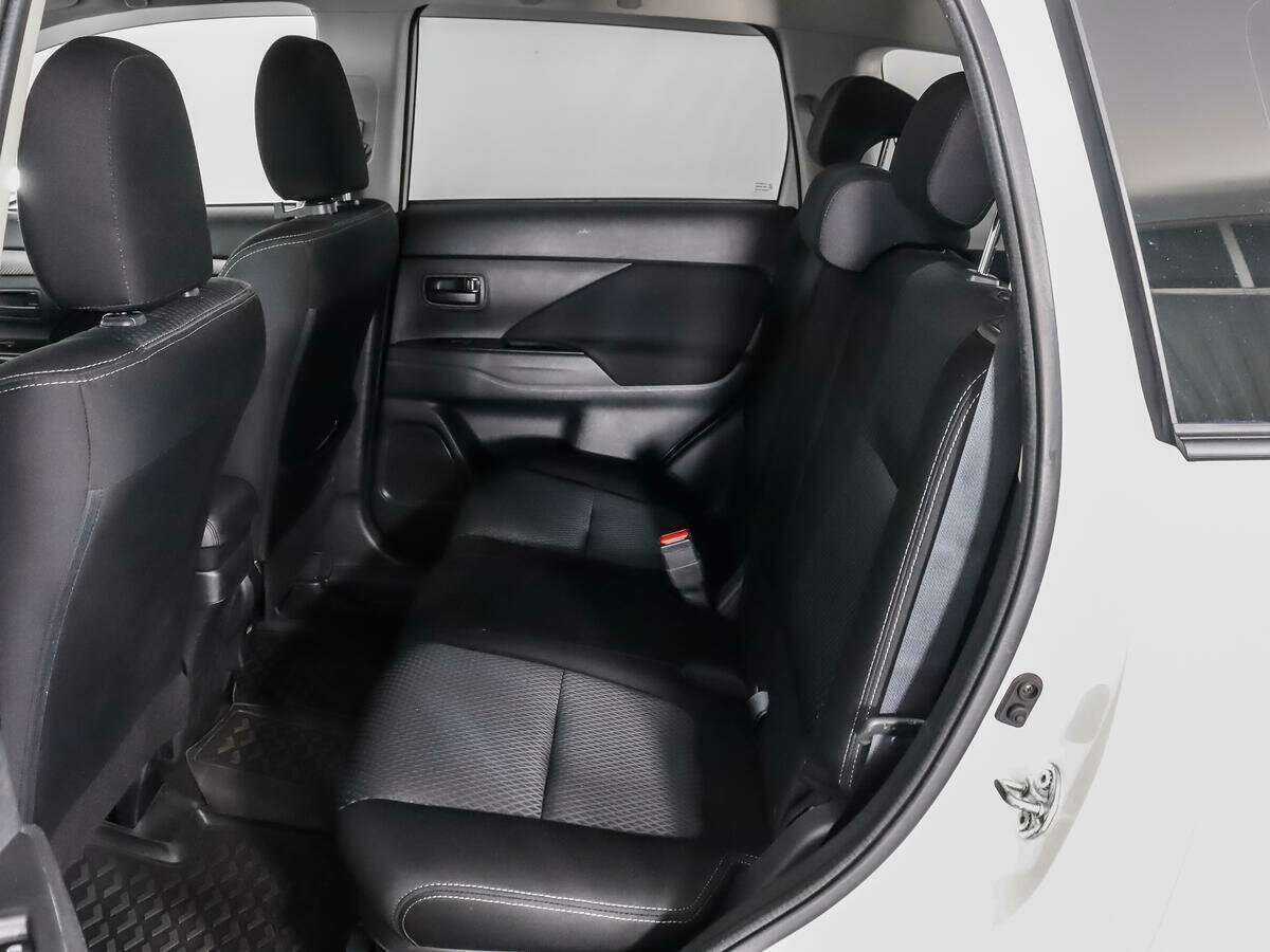 Mitsubishi Outlander б/у, 2016, Вариатор. Фото: #9