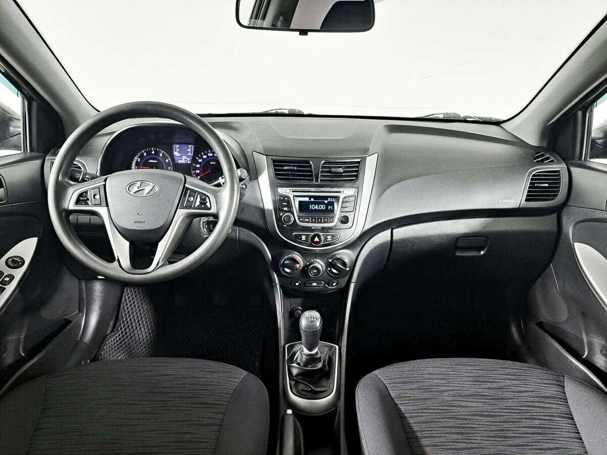 Hyundai Solaris б/у, 2015, Механическая. Фото: #10