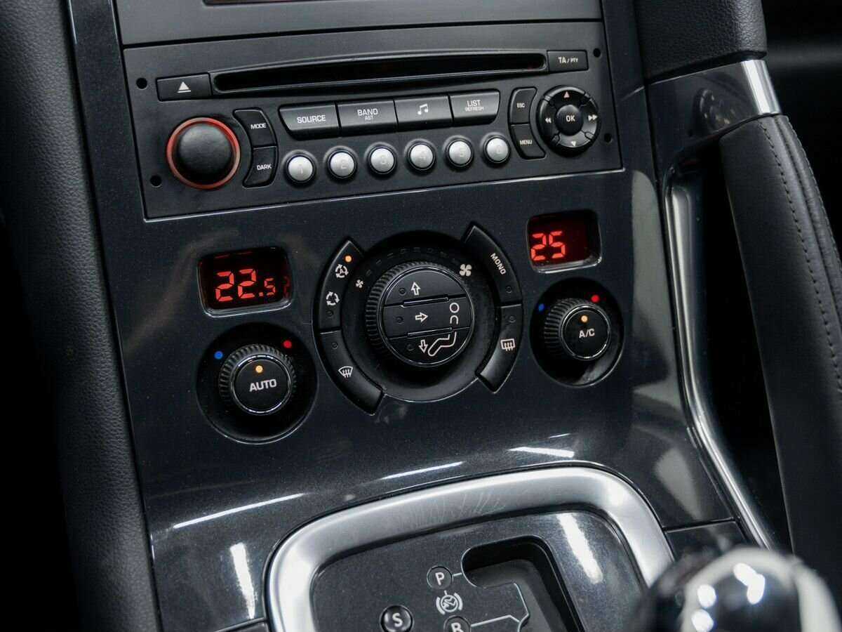 Peugeot 3008 б/у, 2012, Автоматическая. Фото: #18