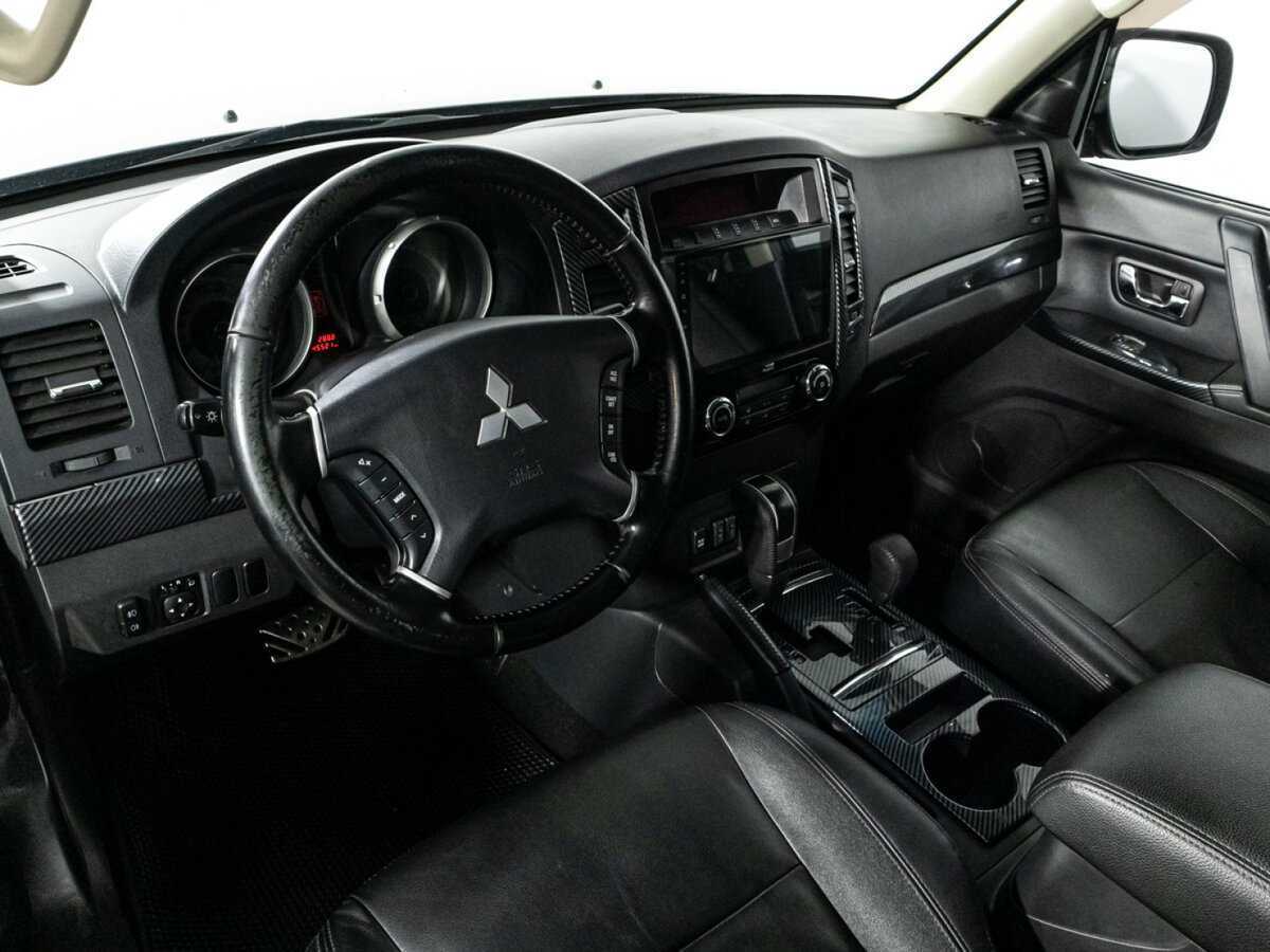 Mitsubishi Pajero б/у, 2014, Автоматическая. Фото: #10