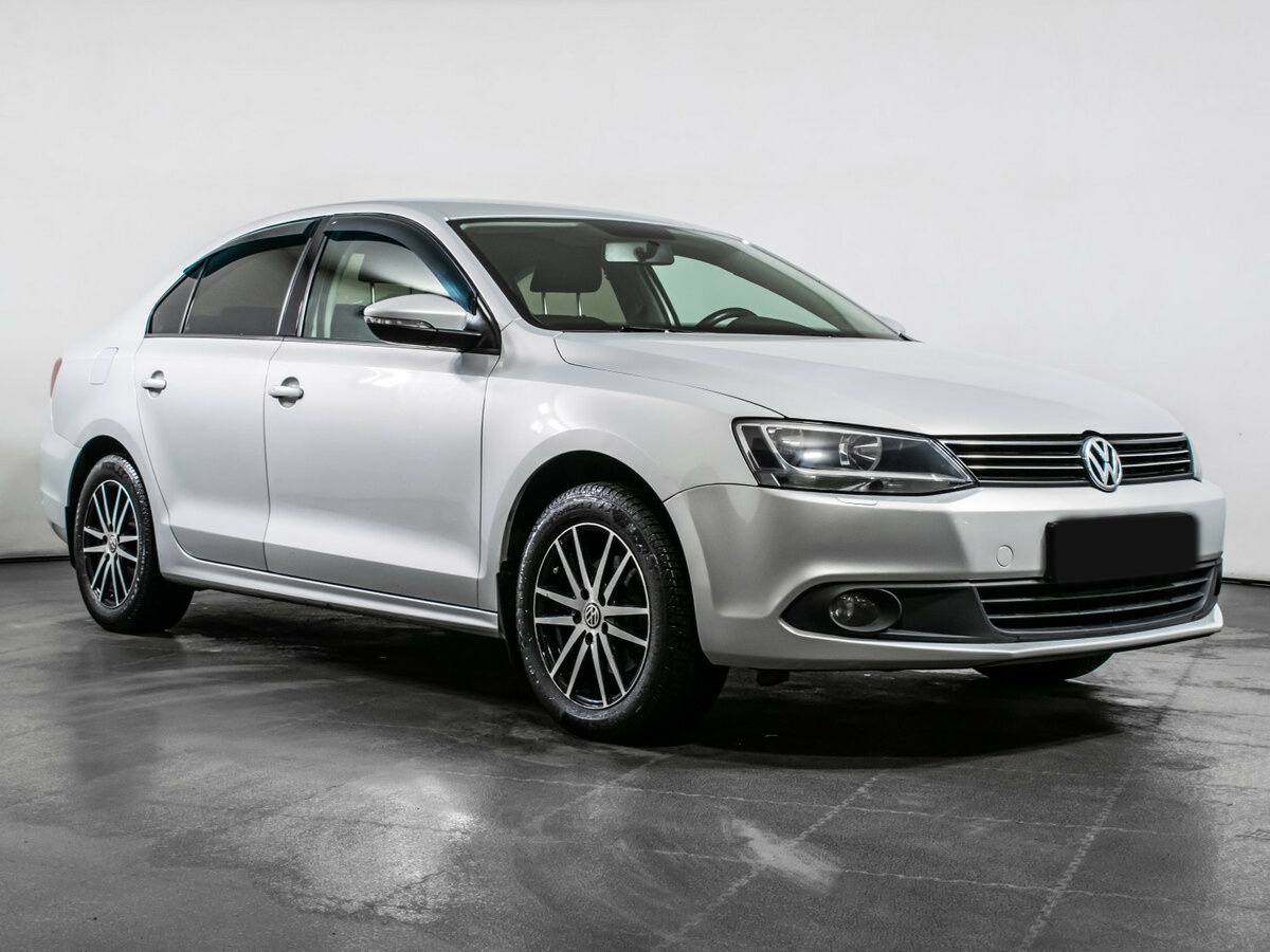 Volkswagen Jetta б/у, 2012, Механическая. Фото: #2