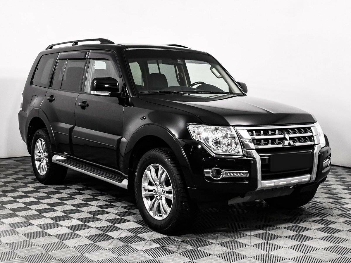 Mitsubishi Pajero б/у, 2015, Автоматическая. Фото: #2