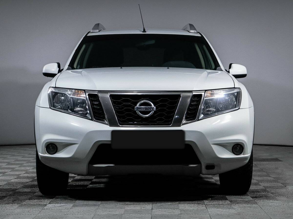 Nissan Terrano б/у, 2017, Автоматическая. Фото: #1