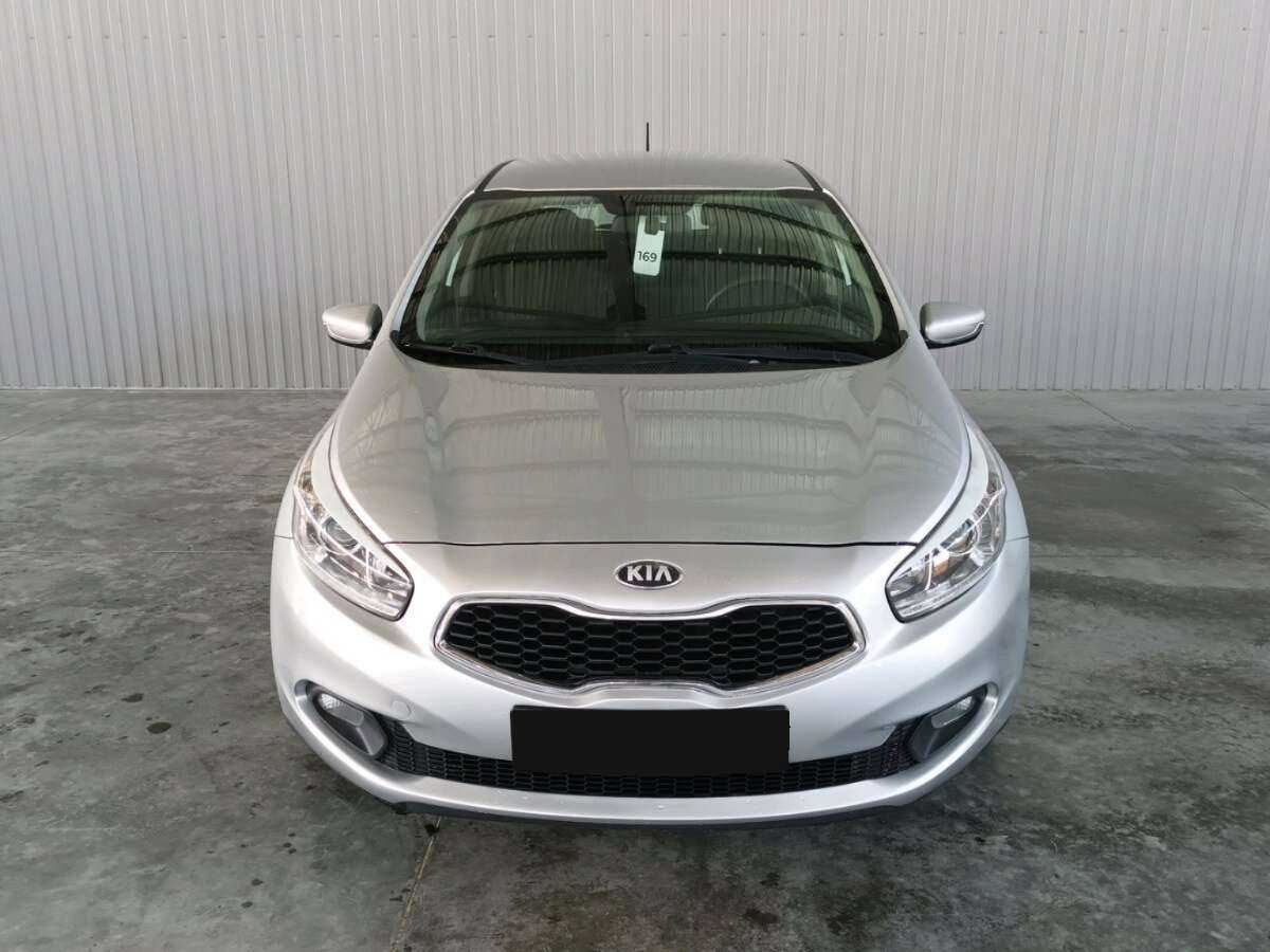 Kia Ceed б/у, 2013, Механическая. Фото: #1