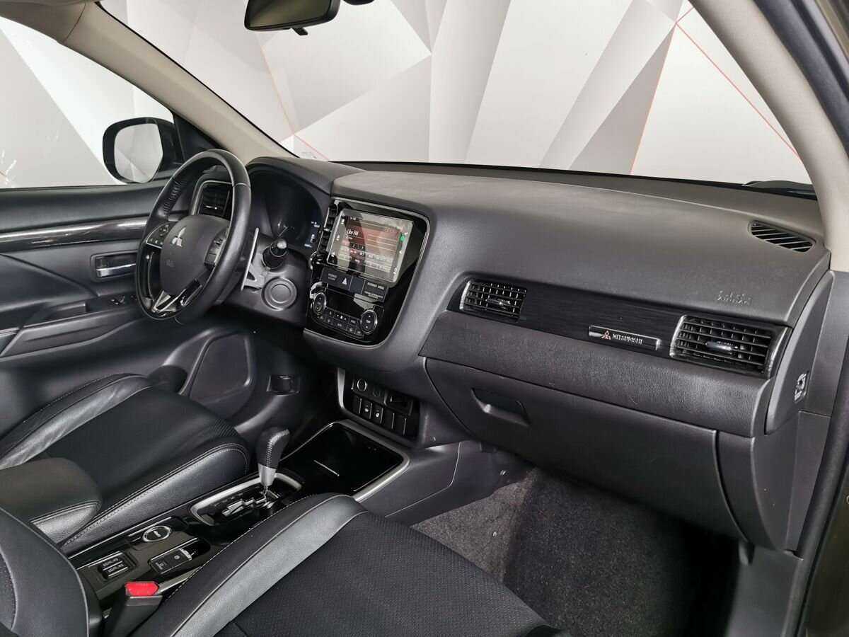 Mitsubishi Outlander б/у, 2018, Вариатор. Фото: #8