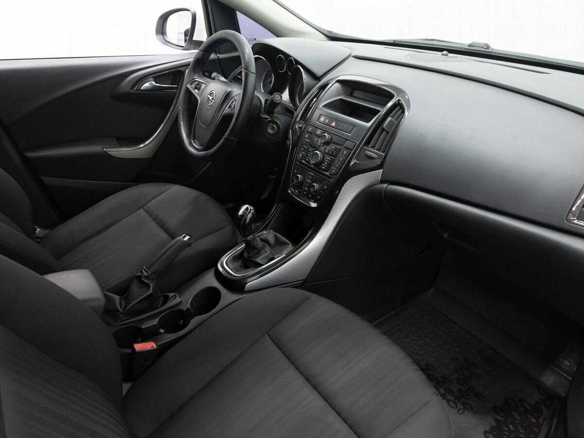 Opel Astra б/у, 2013, Механическая. Фото: #10