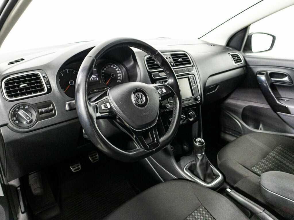 Volkswagen Polo б/у, 2015, Механическая. Фото: #10