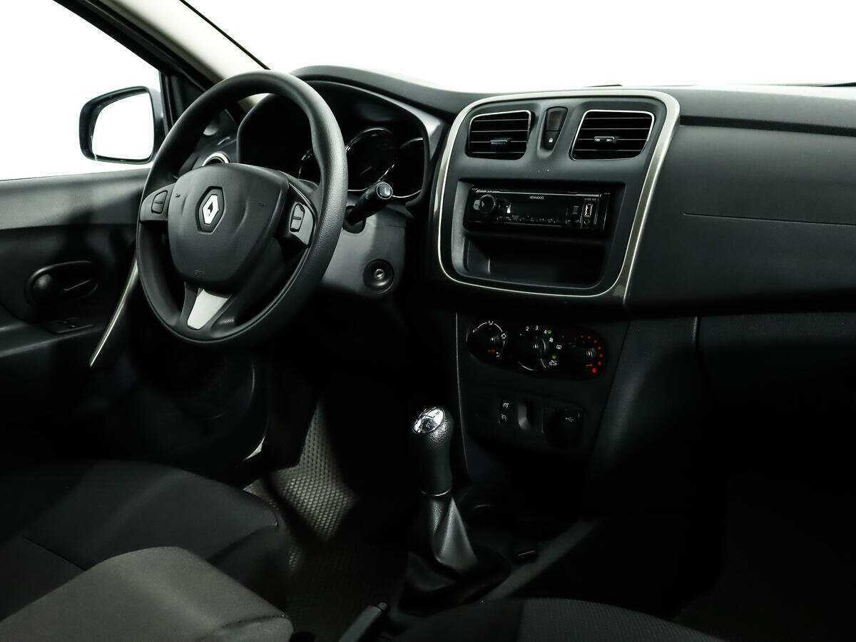 Renault Sandero б/у, 2017, Механическая. Фото: #11