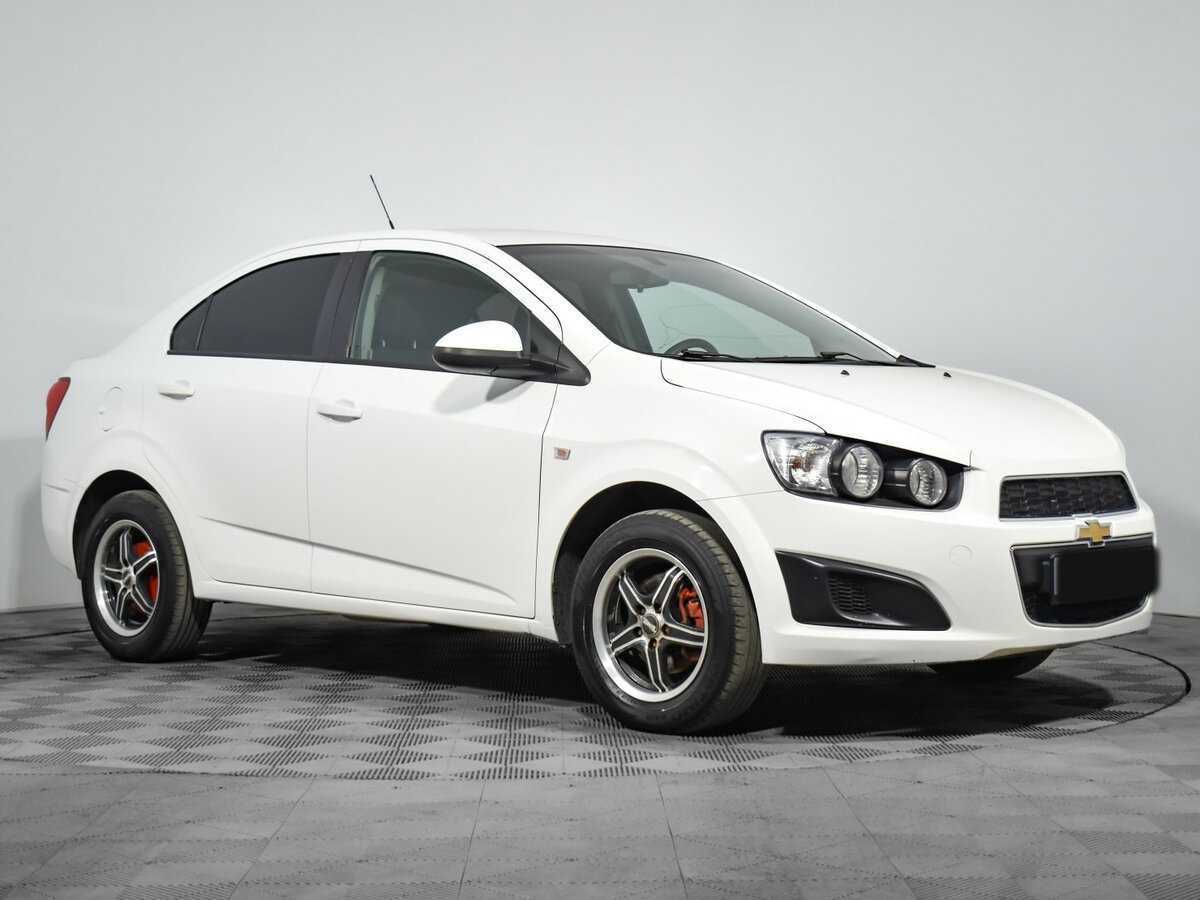 Chevrolet Aveo б/у, 2014, Механическая. Фото: #2