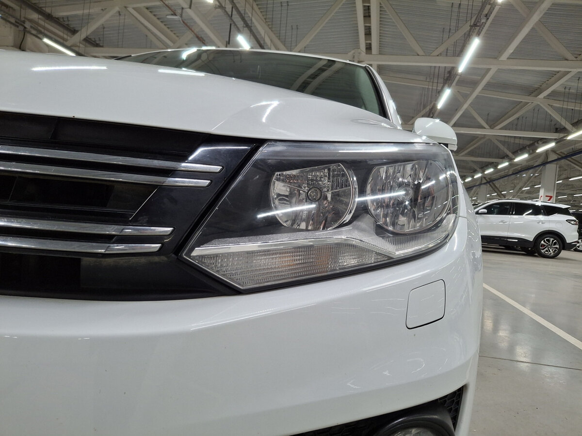 Volkswagen Tiguan б/у, 2016, Автоматическая. Фото: #16