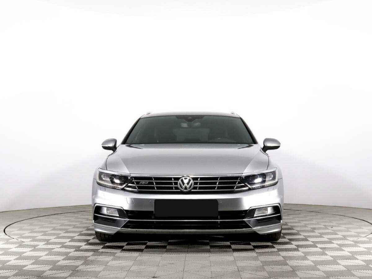 Volkswagen Passat б/у, 2019, Роботизированная. Фото: #1
