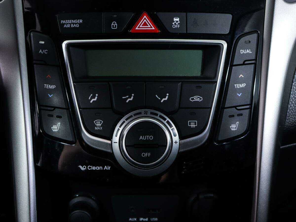 Hyundai i30 б/у, 2013, Автоматическая. Фото: #14