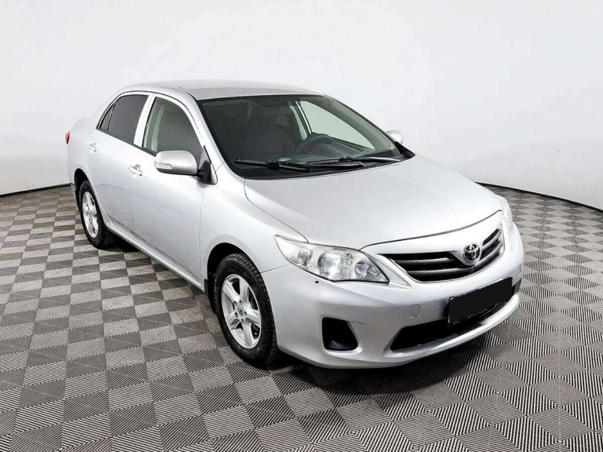 Toyota Corolla б/у, 2012, Механическая. Фото: #2
