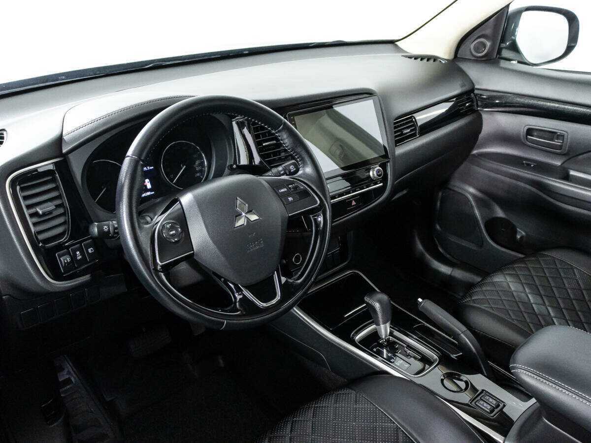 Mitsubishi Outlander б/у, 2021, Вариатор. Фото: #8